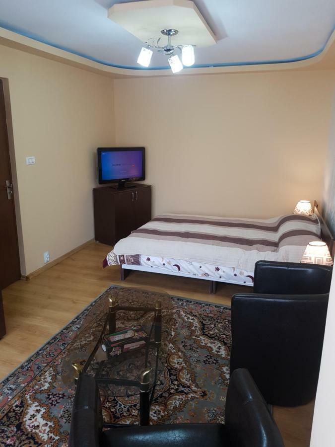 Near Center Apartment Petrosani Exterior photo